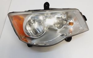 Chrysler Town & Country V Lampa przednia 