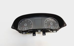 Volkswagen PASSAT B7 USA Spidometrs (instrumentu panelī) 561920960B