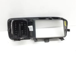 Volvo S60 Verkleidung Radio / Navigation 30791675