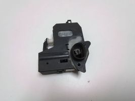 Volvo C30 Verrouillage du bouchon du réservoir de carburant 30716522