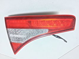 KIA Optima Aizmugurējais lukturis pārsegā 924032T1