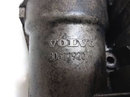 Volvo V70 Supporto di montaggio del filtro dell’olio 30677920