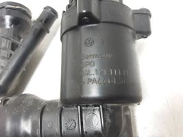 Volkswagen PASSAT B8 Termostaatin kotelo 04L121111H