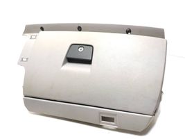 Volvo V50 Glove box set 8626141