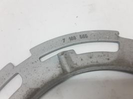 BMW 7 F01 F02 F03 F04 Anello/dado di bloccaggio della vite della pompa del carburante nel serbatoio 7188565