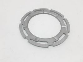 BMW 7 F01 F02 F03 F04 Anello/dado di bloccaggio della vite della pompa del carburante nel serbatoio 7188565