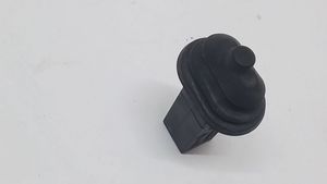 BMW 7 F01 F02 F03 F04 Serratura del tappo del serbatoio del carburante 8228939