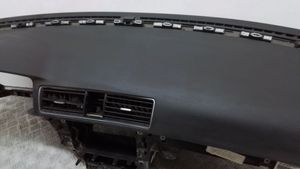 Volkswagen PASSAT B7 USA Deska rozdzielcza 561857003