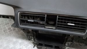 Volkswagen PASSAT B7 USA Deska rozdzielcza 561857003