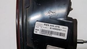 Audi A4 S4 B9 Lampy tylnej klapy bagażnika 8W9945076