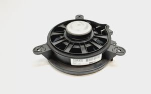 Volvo V50 Takaoven kaiutin 30657444