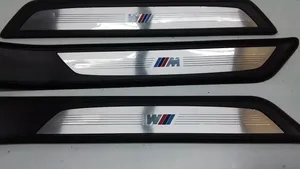 BMW 7 F01 F02 F03 F04 Zestaw listew progowych (wewnętrznych) 8046291