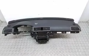 Volkswagen PASSAT B7 USA Panelė 561857003