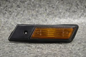 BMW 3 E36 Indicatore di direzione del parafango anteriore 13780149