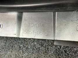 Toyota Avensis T270 Garniture de marche-pieds / jupe latérale 75851-05050