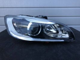 Volvo V60 Lampa przednia 31420108