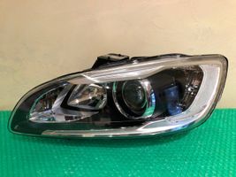 Volvo V60 Lampy przednie / Komplet 31420261