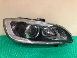 Volvo V60 Lampy przednie / Komplet 31420108