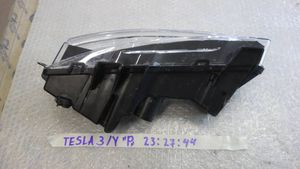 Tesla Model 3 Lampa przednia 162479800A