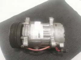 Volkswagen PASSAT B4 Air conditioning (A/C) compressor (pump) 1H0820803D