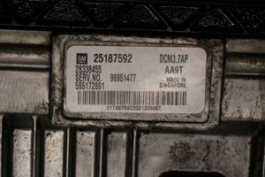 Chevrolet Orlando Calculateur moteur ECU 25187592
