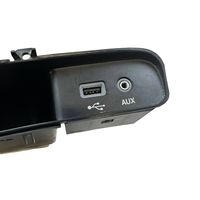 Chrysler Pacifica USB-pistokeliitin 68229840AA