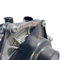 Audi Q3 F3 Pompa dell’acqua 06L121111P