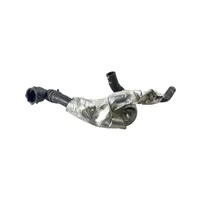 Audi Q3 F3 Tuyau de liquide de refroidissement moteur 5QF122073C