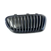 BMW 5 F10 F11 Grille calandre supérieure de pare-chocs avant 7200728