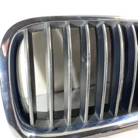 BMW 5 F10 F11 Griglia superiore del radiatore paraurti anteriore 7200727