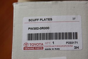 Toyota Prius (XW50) Garniture de protection de seuil intérieur PW3820R000