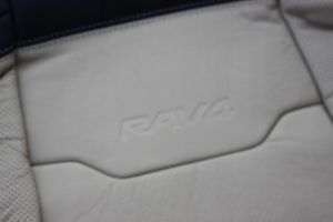 Toyota RAV 4 (XA40) Muut istuimet PW2200R200C5