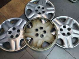 Toyota Yaris R15 wheel hub/cap/trim 