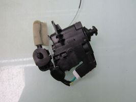 Mazda 3 Motorino del tappo del serbatoio del carburante 0L10
