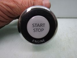 Infiniti G37 Moottorin start-stop-painike/kytkin 