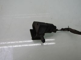 Audi A6 S6 C4 4A Ugello a spruzzo lavavetri per parabrezza 4B0955987