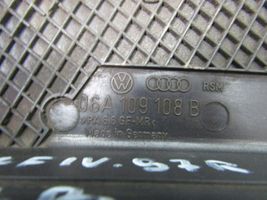 Volkswagen Golf IV Osłona łańcucha rozrządu 06A109108B