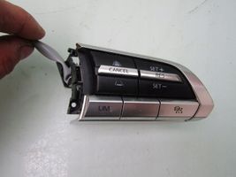 Mazda 3 Ohjauspyörän painikkeet/kytkimet 
