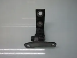 Infiniti Q50 Charnière inférieure de porte arrière 