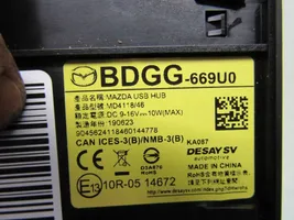 Mazda 3 Connettore plug in USB BDGG669U0
