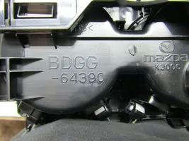 Mazda 3 Przedni uchwyt na kubek tunelu środkowego BDGG64390