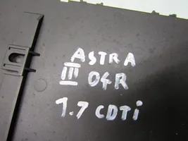 Opel Astra H Set scatola dei fusibili 13180775