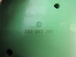 Volkswagen PASSAT B4 Keskuslukituksen alipainepumppu 3A0962257