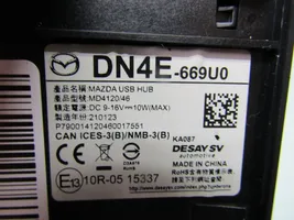 Mazda MX-30 Connecteur/prise USB DN4E669U0