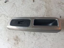 Volvo V50 Support bouton lève vitre porte avant 8663815