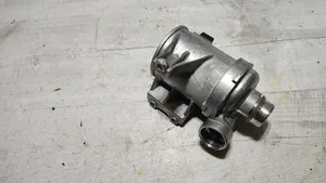 Volvo V40 Pompe de circulation d'eau 31368715