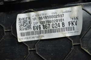 Skoda Fabia Mk3 (NJ) Rivestimento del pannello della portiera posteriore 6V6867024B