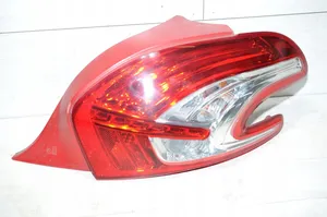 Peugeot 208 Lampa tylna 9672628380