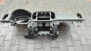 Volkswagen Tiguan Tableau de bord 5N0010718F