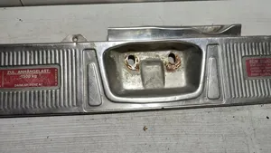 Mercedes-Benz E W124 Rivestimento di protezione sottoporta del bagagliaio/baule 